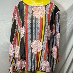 Monroe & Main size 1x shear blouse lined. Bell sleeves, floral. Beautiful